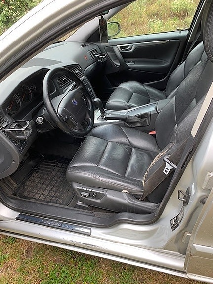Volvo V70 4 of 10