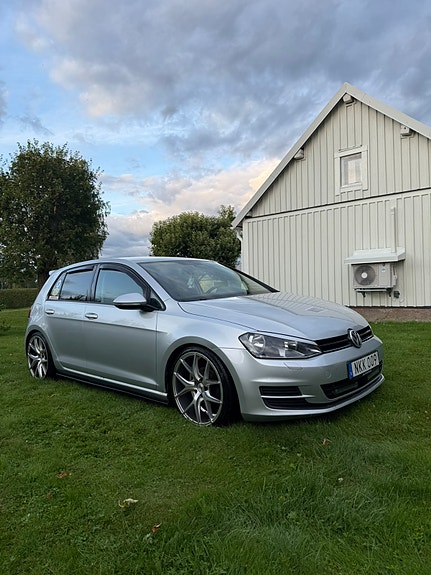 Volkswagen Golf VII 2 of 5