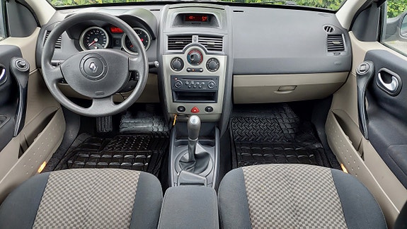 Renault Megane II 2 of 5