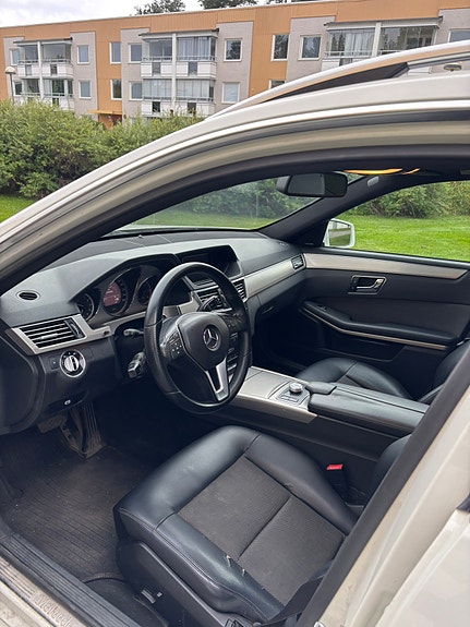 Mercedes-Benz E350 6 of 6