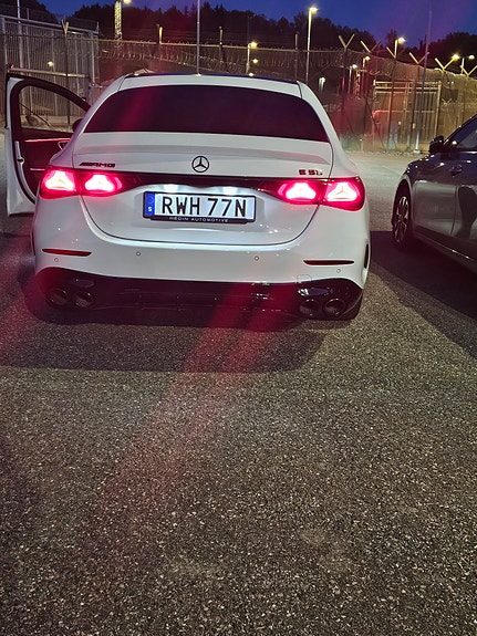 Mercedes-Benz E53 3 of 5