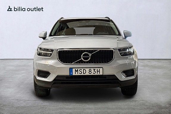 Volvo XC40 3 of 5