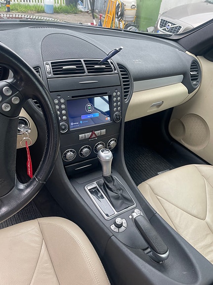Mercedes-Benz SLK200 3 of 5