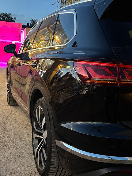 Volkswagen Touareg 2 of 2