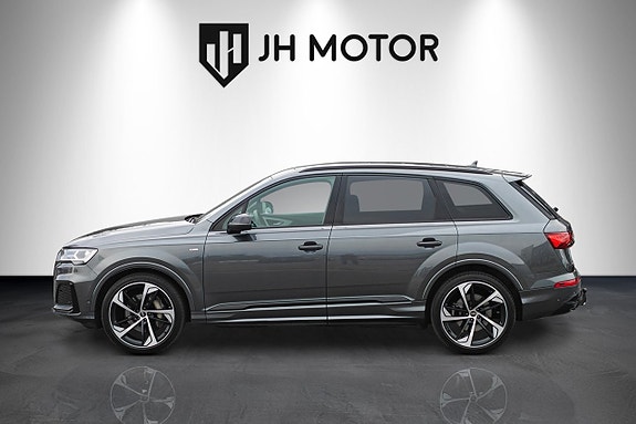 Audi Q7 2 of 5