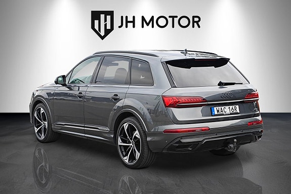 Audi Q7 3 of 5