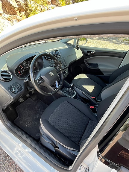 Seat Ibiza 4 of 5