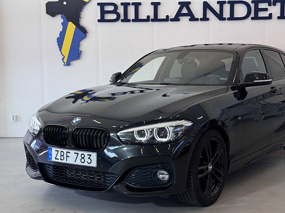 BMW 118i 3 of 5