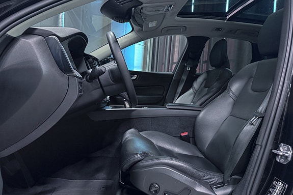 Volvo XC60 9 of 20