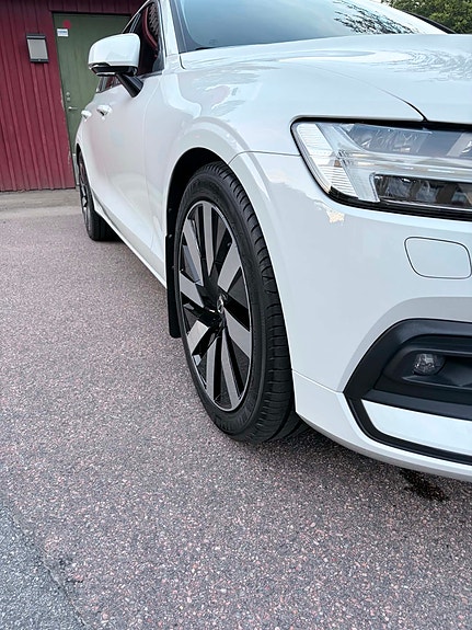 Volvo V60 4 of 5