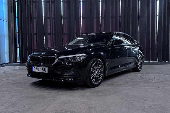 BMW 530e 2 of 5