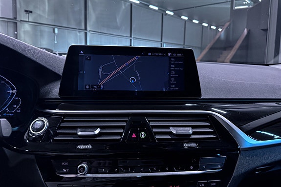 BMW 530e 16 of 23