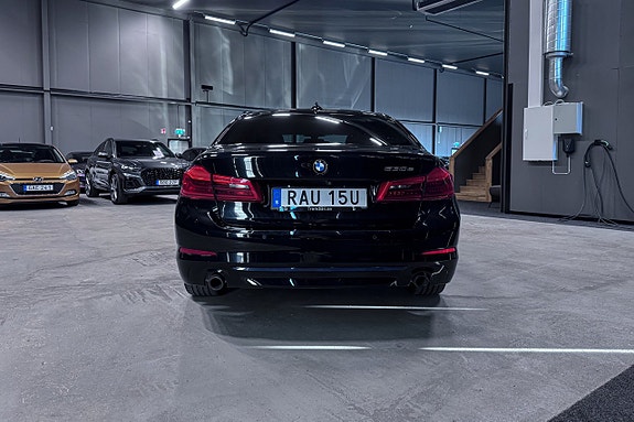BMW 530e 5 of 5
