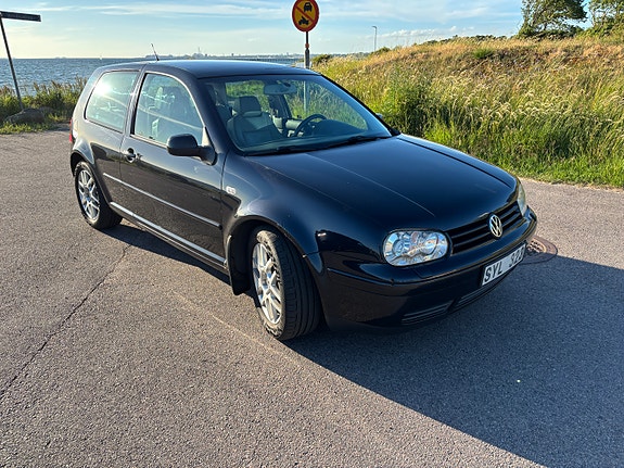 Volkswagen Golf IV 2 of 5