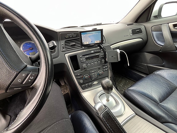 Volvo S60 8 of 10