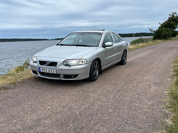 Volvo S60 2 of 10