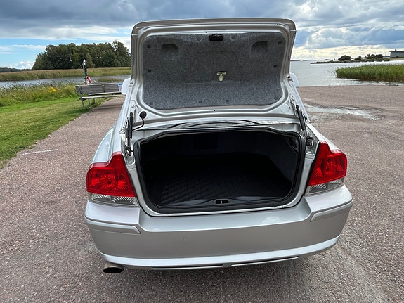 Volvo S60 24 of 26