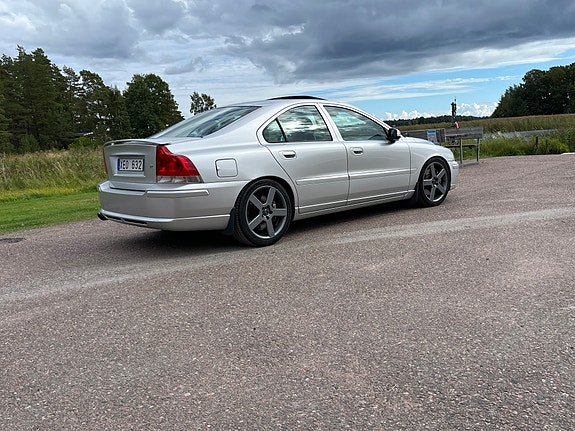 Volvo S60 2 of 26