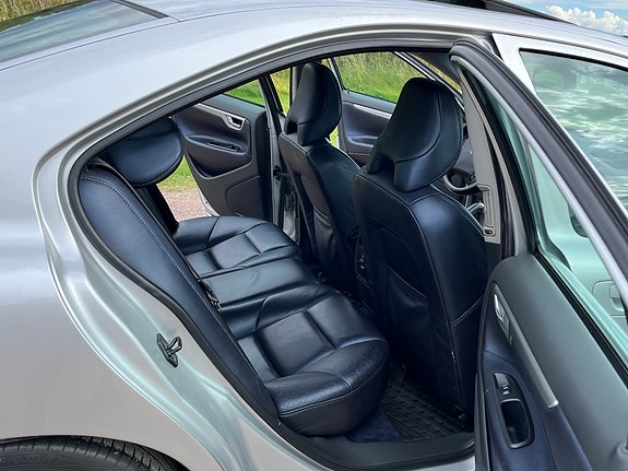 Volvo S60 14 of 26
