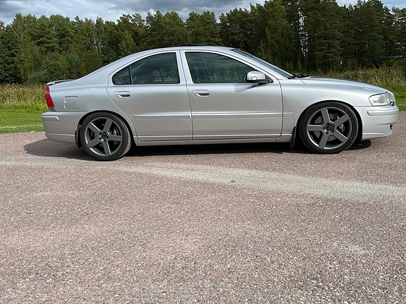 Volvo S60 22 of 26