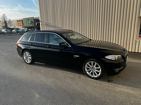 BMW 525d 4 of 5