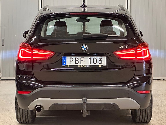 BMW X1 4 of 5