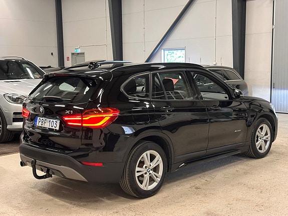 BMW X1 3 of 5