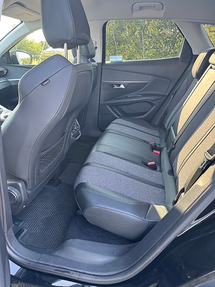 Peugeot 3008 4 of 5