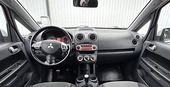 Mitsubishi Colt 6 of 13