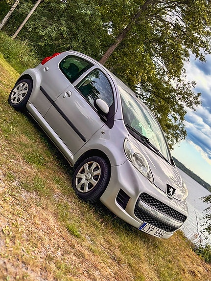 Peugeot 107 2 of 5