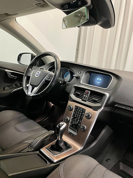 Volvo V40 Cross Country 16 of 24