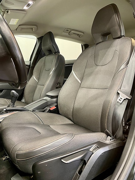 Volvo V40 Cross Country 19 of 24