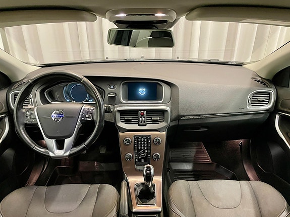 Volvo V40 Cross Country 17 of 24
