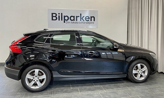 Volvo V40 Cross Country 5 of 24