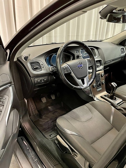 Volvo V40 Cross Country 6 of 24