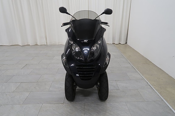 Piaggio MP3 5 of 26