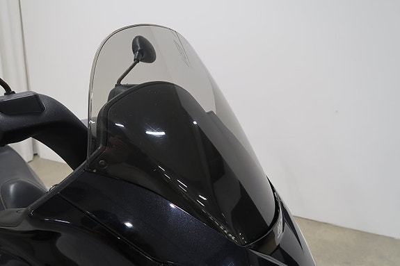 Piaggio MP3 9 of 26