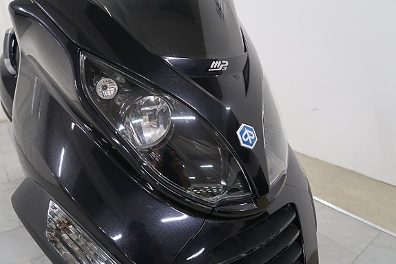 Piaggio MP3 16 of 26