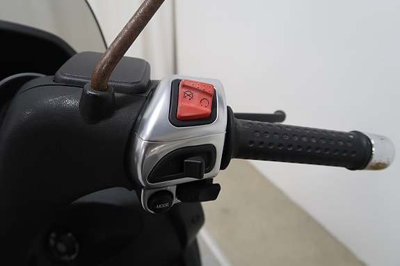 Piaggio MP3 14 of 26