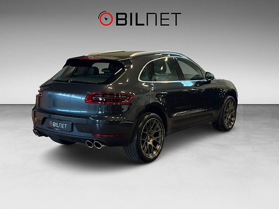 Porsche Macan S 2 of 5