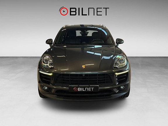 Porsche Macan S 3 of 5
