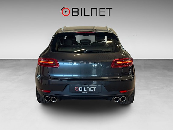 Porsche Macan S 7 of 17