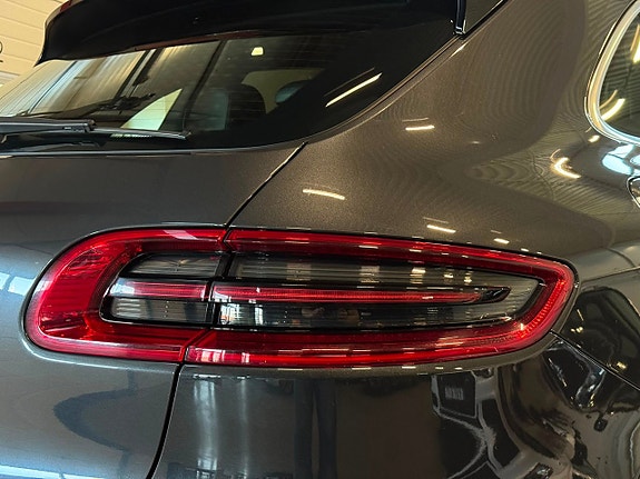Porsche Macan S 16 of 17