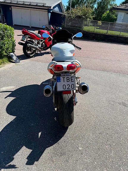 Aprilia SL1000 Falco 3 of 5