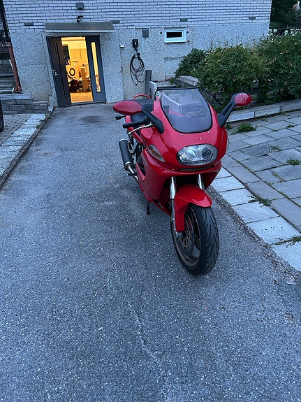 Ducati ST2 3 of 5