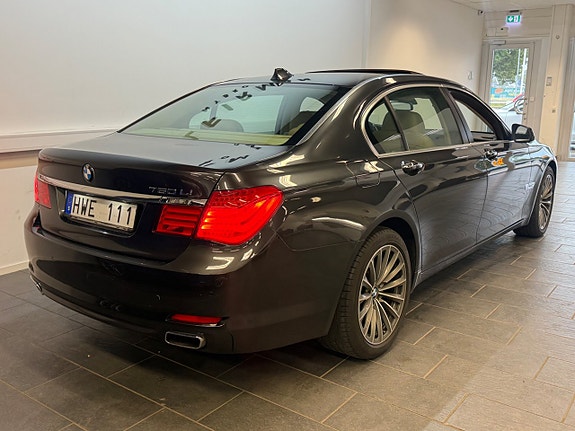 BMW 750Li 14 of 14