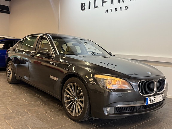 BMW 750Li 2 of 5