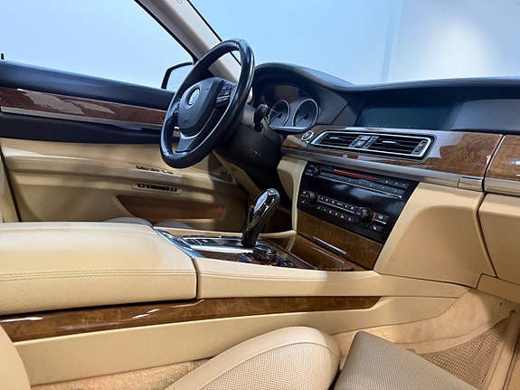 BMW 750Li 6 of 14