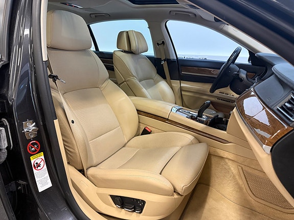 BMW 750Li 4 of 5