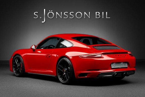Porsche 911 Carrera GTS 2 of 5